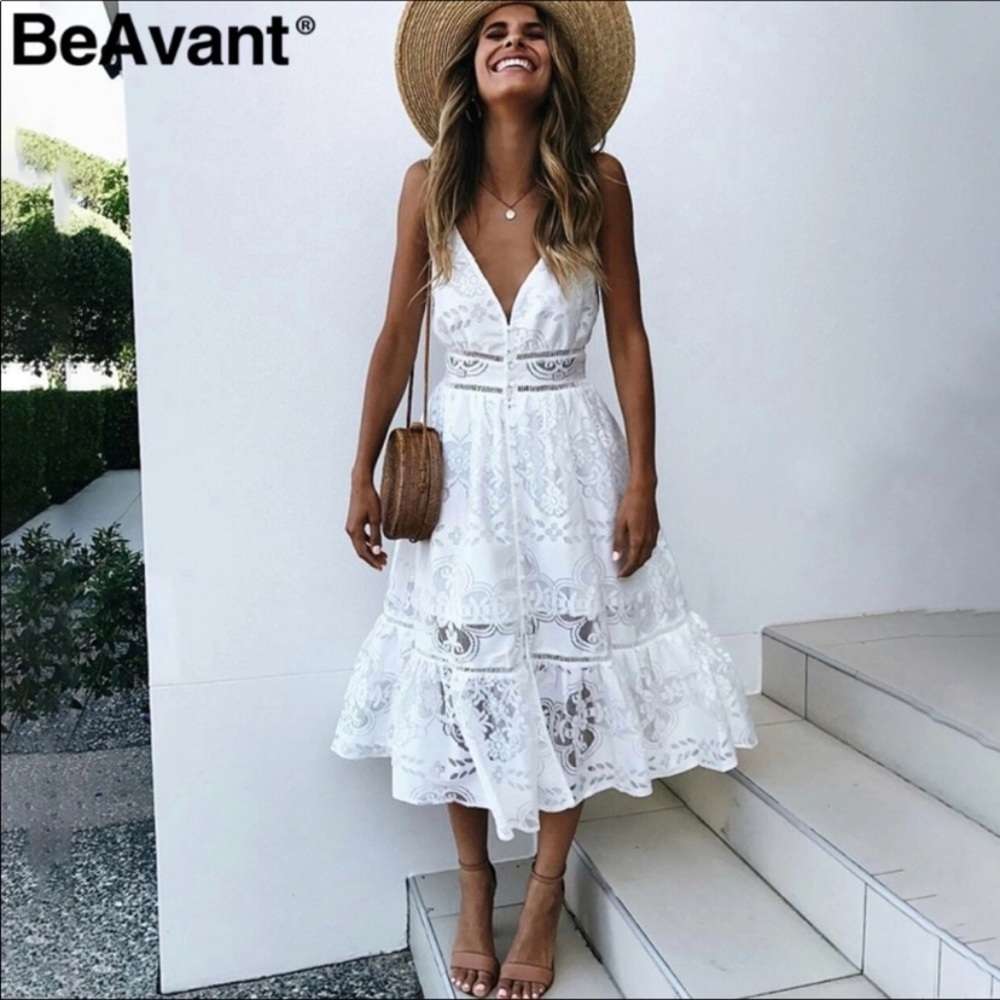 Gorgeous white lace midi dress 💕